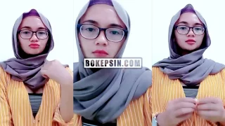 Bokep Indo Yulia Ukhty Nakal Pamer Belahan Toket